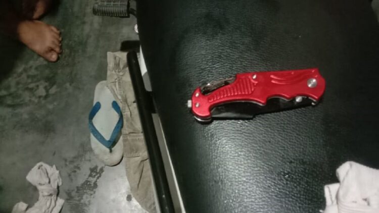 Tak Terima Acara Orgen Tunggal Dihentikan, Seorang Pria Tusuk Tiga Warga di Padang 1 Barang bukti aksi penganiayaan di Padang. Seorang meninggal dunia.