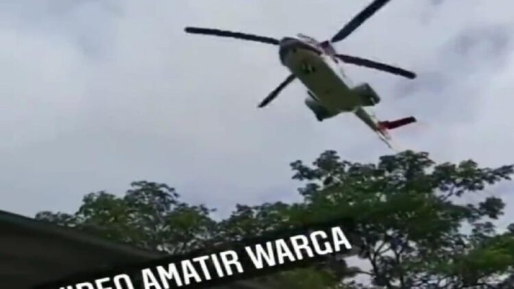 Hempasan angin heli Jokowi bikin bangunan rusak dan warga terluka. (Foto: Tangkapan layar video)