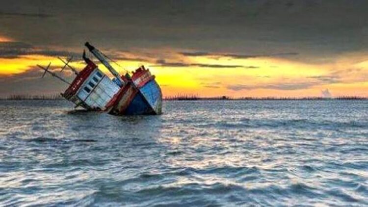 Kapal Berpenumpang WNA Kandas di Mentawai Usai Dihantam Ombak 1 ilustrasi kapal kandas