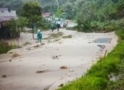 Akses Jalan ke Solok Selatan Terhambat Karena Longsor