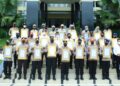 Keren! Ini Dia Personel Polda Sumbar yang Menerima Penghargaan dari Kapolda 2 Keren! Ini Dia Personel Polda Sumbar yang Menerima Penghargaan dari Kapolda