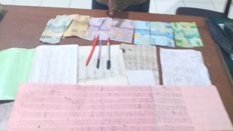 Rekap togel dari pelaku yang diamankan di Polse Koto Tangah.