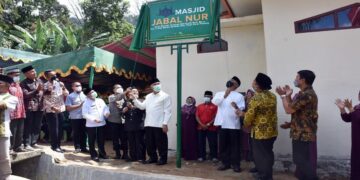 Gubernur Resmikan Masjid yang Dibangun PT Semen Padang di Limau Manis 8 Gubernur Resmikan Masjid yang Dibangun PT Semen Padang di Limau Manis