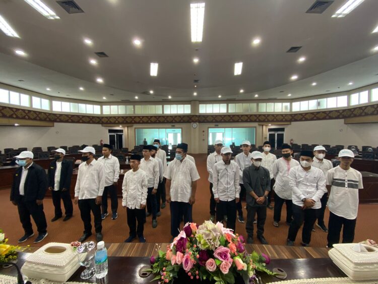 Pengurus Daerah HDMI Kabupaten dan Kota se-Sumbar Dikukuhkan Ketua Umum Habib Idrus 1 Pengukuhan pengurus daerah Himpunan Dai Muda Indonesia (HDMI) Provinsi Sumatra Barat (Sumbar) di Gedung Mess Provinsi Sumatra Barat Ahad, (5/12/2021).