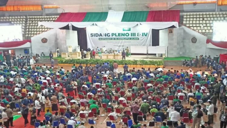 Gus Yahya Ungguli Petahana Said Aqil Siroj Perolehan Suara Penjaringan Balon Ketum PBNU 1 Suasana pemungutan suara calon Ketua Umum PBNU di Universitas Lampung, Jumat (24/12/2021). (ANTARA/Asep Firmansyah)