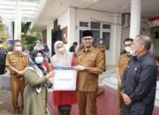 Mantap! Kube di Bukittinggi Terima Bantuan Sosial Rp25 Juta