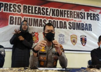 Polda Sumbar Siapkan Sniper untuk Pengamanan Perayaan Nataru 15 Polda Sumbar Siapkan Sniper untuk Pengamanan Perayaan Nataru