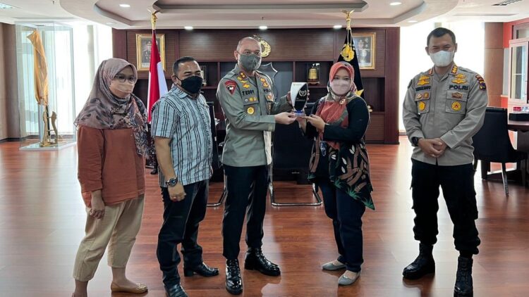 Irjen Pol Teddy Minahasa Putra Didapuk Jadi Tokoh Keterbukaan Informasi Publik 1 Kapolda Sumbar jadi tokoh keterbukaan informasi publik.