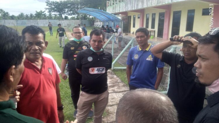 PSSI Sumatera Barat resmi menunda pelaksanaan dua semi final yang sedianya akan berjalan di Stadion Bukik Bunian, Lubuk Basung, Kabupaten Agam, pada Selasa (30/11) dan Rabu (1/12).