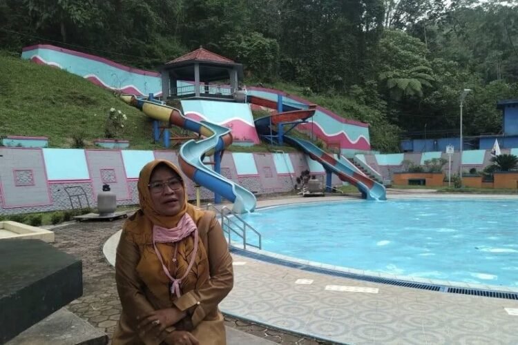 Salah satu objek wisata di Kota Payakumbuh, kolam renang ngalau Indah.