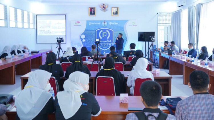 Tingkatkan Softskill di Bidang Jurnalistik, Elnusa Petrofin Gelar Petrofin Journalist Academy di SMAN 17 Makassar.