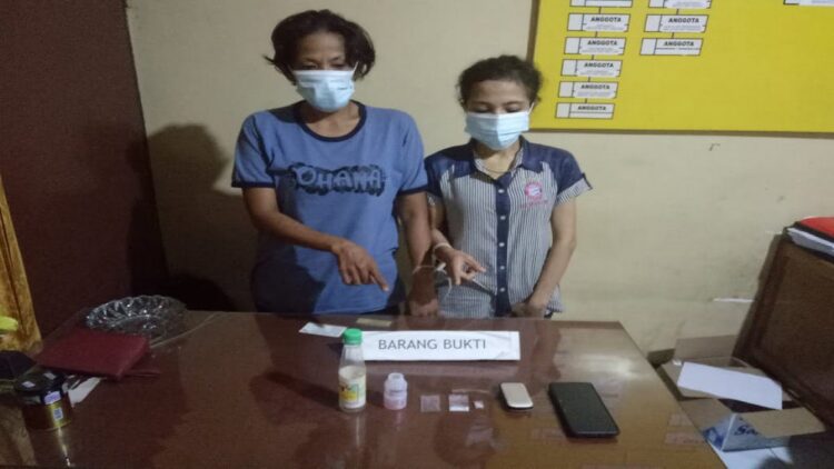 Simpan Sabu-sabu, Dua Induak-induak Diringkus Polisi di Pariaman 1 Dua perempuan di Pariaman ditangkap karena kepemilikan sabu-sabu. (IST)