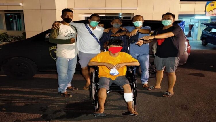 Pelaku begal ini dihadiahi timah panas oleh polisi saat mencoba kabur waktu ditangkap. (IST)