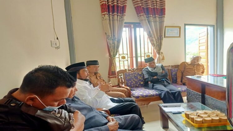 Anggota Komite IV DPD RI, Leonardy Harmainy Dt. Bandaro Basa saat melakukan kunjungan kerja ke Kecamatan Malalak, Kabupaten Agam. (IST)