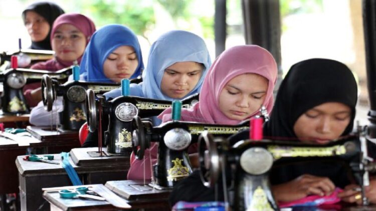Ilustrasi pelatihan menjahit. (net)