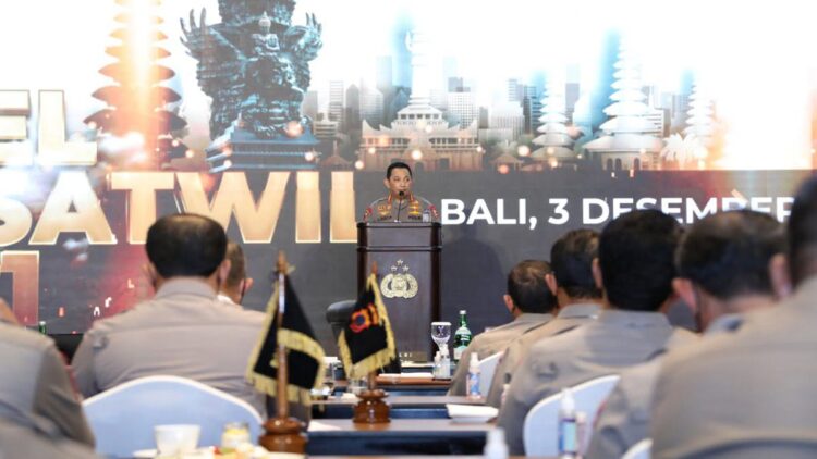 Kapolri Minta Capaian Positif Penanganan Covid hingga Kebiasaan Berbuat Baik 1 Apel Kasatwil Kapolri di Bali.
