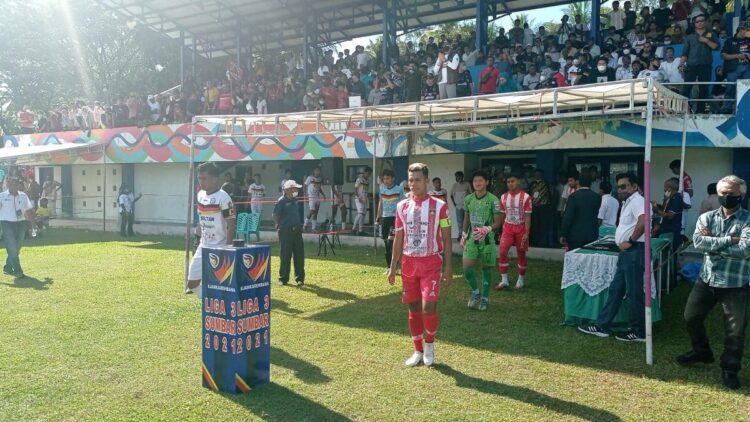 Panpel Liga 3 Sumbar Kirim Surat ke PSP dan PSKB Terkait Lanjutan Laga Semifinal 1 Kick-off laga Semifinal Liga 3 Sumbar antara PSP kontra PSKB yang tertunda pada menit akhir. (istimewa)