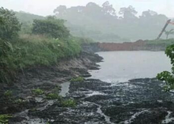 Hasil Verifikasi Ungkap Sungai Batang Jujuhan Solsel Tercemar akibat Kolam IPAL PT KSI Jebol