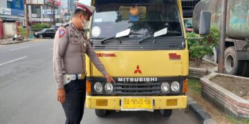 Hantam Colt Diesel, Pelajar di Padang Alami Luka-luka di Pinggul dan Kaki 8 Hantam Colt Diesel, Pelajar di Padang Alami Luka-luka di Pinggul dan Kaki