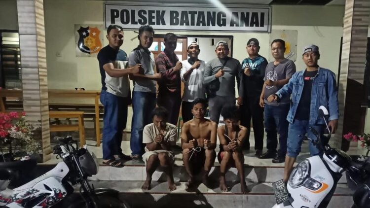 Pelaku pencurian bantalan kereta api diciduk Polsek Batang Anai.