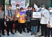 Nur Anita: Bantuan dari Semen Padang Diharap Mampu Ringankan Beban Para Pedagang