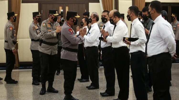 Jadi ASN Polri, Segini Besaran Gaji dan Tunjangan Novel Baswedan Cs 1 Pelantikan Novel Baswedan dkk sebagai ASN Polri. (Rifkianto Nugroho/detikcom)