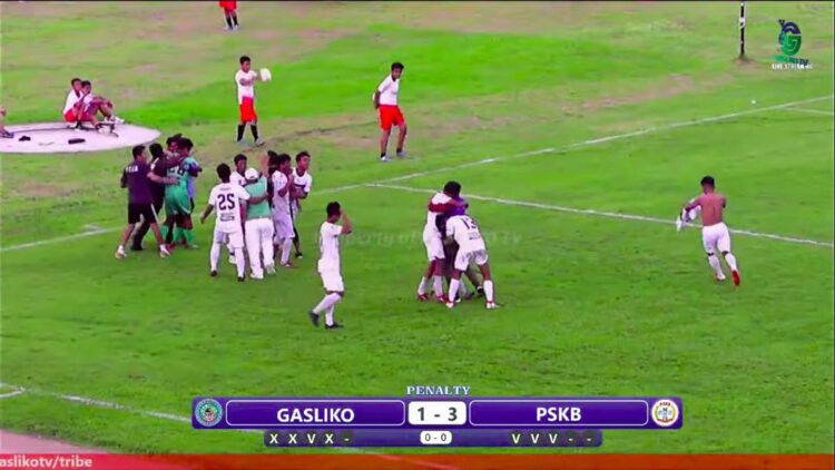 Adu Penalti, PSKB Akhirnya Jadi Juara Liga 3 Sumbar 2021 1 Selebrasi pemain PSKB setelah memastikan jadi juara Liga 3 Sumbar. (YT: Gasliko TV)