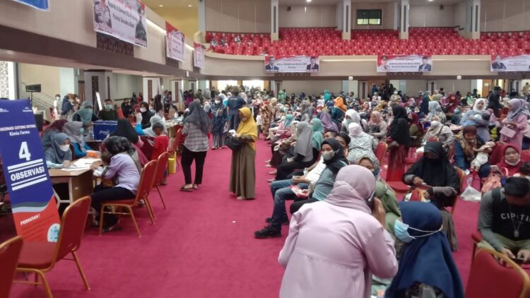 Vaksinasi POGI Sumbar untuk ibu hamil di Kota Padang.