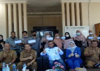 78 Mahasiswa di Pasbar Ketiban Beasiswa dari CSR Bank Nagari