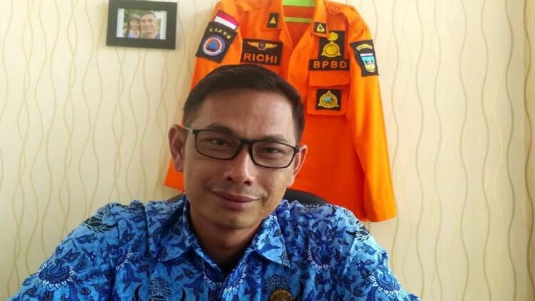 Kalaksa Badan Penanggulangan Bencana Daerah Solok Selatan, Richi Amran. Antara/Erik  Attachments area (Antarasumbar/Erik Ifansya Akbar)