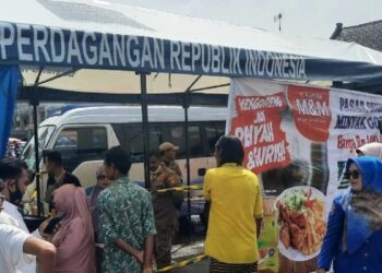 Operasi pasar untuk mengantisipasi naiknya harga pangan.