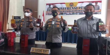2.160 Botol Minol Ilegal Senilai Rp300 Juta Diamankan Polres Bukittinggi