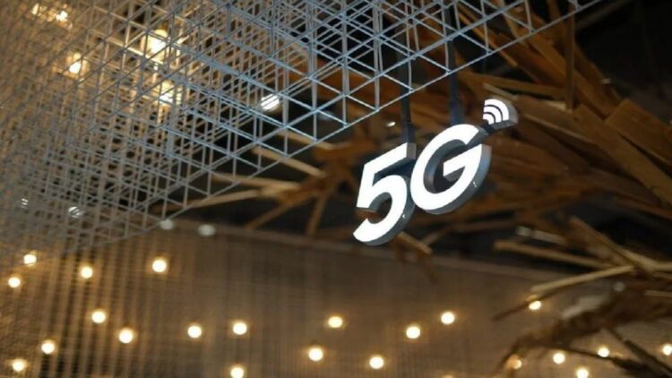 Layanan 5G Bisa Ganggu Instrumen Sensitif Pesawat, Ini Peringatan Maskapai AS 1 Ilustrasi 5G (ANTARA/HO/Pexels)