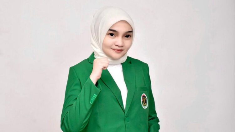 Hijaber cantik yang jadi kader muda PPP Sumbar, Atika Mahwu Indah.