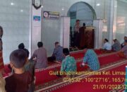 Cerita Bripka Albert Sampaikan Imbauan Vaksinasi dan Kamtibmas dalam Safari Jumat