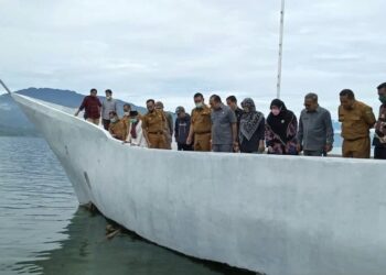Akhirnya Pemkab Solok Hentikan Reklamasi Danau Singkarak