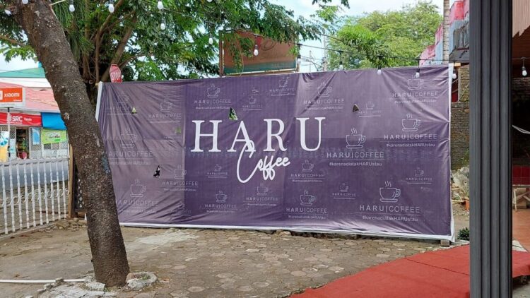 Catat! Ada Turnamen Mobile Legend di Haru Coffee Padang, Ini Jadwalnya 1 Haru Coffe yang berada di Jalan Sisingamangaraja, Kelurahan Simpang Haru, Kecamatan Padang Timur akan menggelar ajang turnamen mobile legend bagi pecinta game di kota Padang.