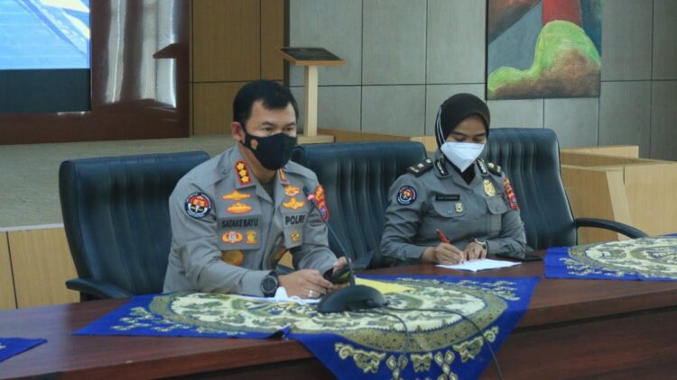 Jumpa pers mutasi lima polisi di Sumbar terkait aktifitas asusila.