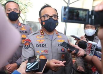 Terkait Kasus Brigadir J, Lima Polisi Bertugas Lagi Usai Dihukum 16 Kadiv Humas Mabes Polri Irjen Dedy Prasetyo saat beri keterangan terkait kasus Brigadir J. (Dok. Divhumas)