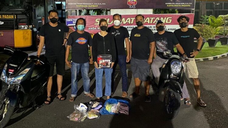 Perlihatkan Struk Palsu, Wanita Cantik di Padang Ini Tipu Pedagang Pakaian Bayi 1 Tim Klewang tangkap pelaku penipuan di Padang.