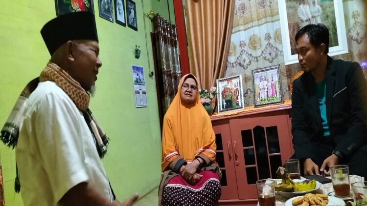 Dewan Dakwah Islamiyah Indonesia berkunjung ke rumah keluarga M. Natsir sekaligus menyampaikan rencana kedatangan ke rumah tersebut. (IST)