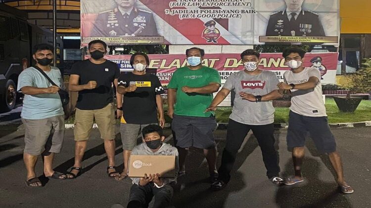 Polisi menangkap pencuri laptop di kawasan Padang Selatan. (IST)