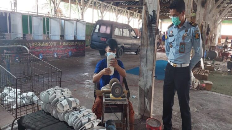 Salah satu hasil kerajinan warga binaan LP Muaro Padang. (IST)