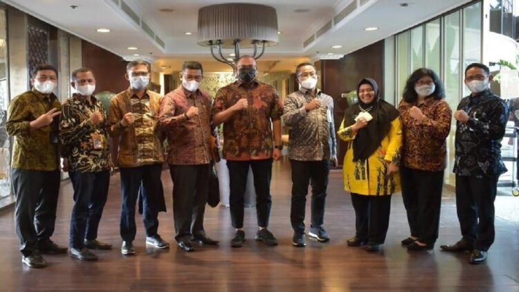 Anggota DPR RI Andre Rosiade membawa sejumlah kepala OPD Pemprov Sumbar bertemu direksi BNI untuk menyelesaikan persoalan ruislag lahan GOR Agus Salim Padang. (IST)