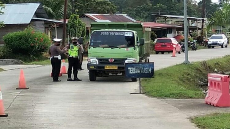 Satlantas Polres Mentawai sosialisasikan bahaya kendaraan ODOL di daerah tersebut. (IST)