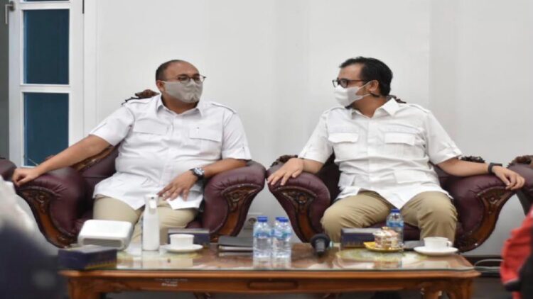 Wali Kota Bukittinggi Erman Safar saat bertemu anggota DPR RI Andre Rosiade. (IST)