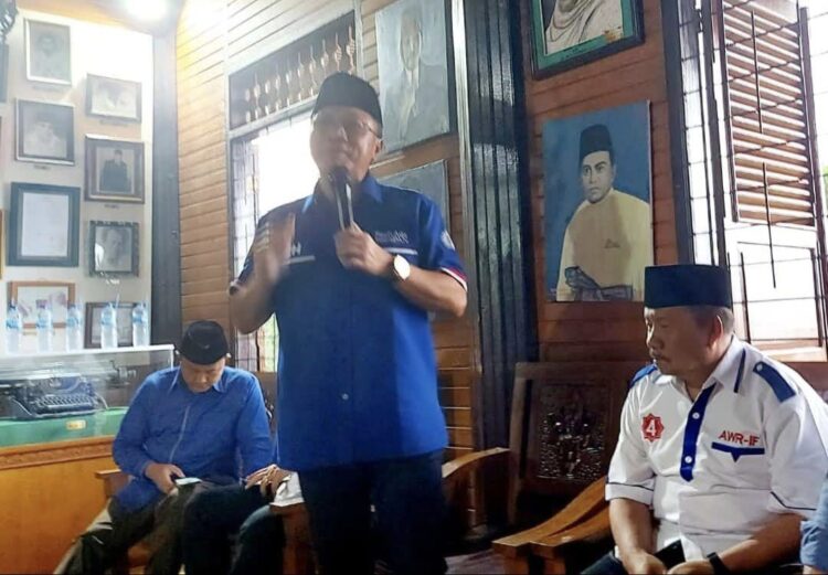 Mampir ke Museum di Sungai Batang, Zulhas Ngaku Idolakan Buya Hamka 1 Wakil Ketua MPR RI Dr.H.Zulkifli Hasan, usai mengikuti silaturrahmi dengan ratusan kader dan pengurus ormas di GOR Rang Agam, Padang Baru, Lubukbasung langsung bertolak mengunjungi museum Buya Hamka di Nagari Sungai Batang, kecamatan Tanjung Raya, Kamis,(30/12).