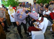 Tinjau Vaksinasi Serentak, Kapolri Instruksikan Akselerasi ke Lansia dan Anak-Anak