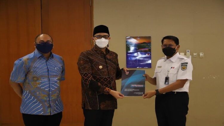 Anggota DPR RI Andre Rosiade memasilitasi pertemuan antara Wako Bukittinggi Erman Safar dengan direksi PT KAI terkait pemakaian lahan bekas Stasiun KA Bukittinggi. (IST)