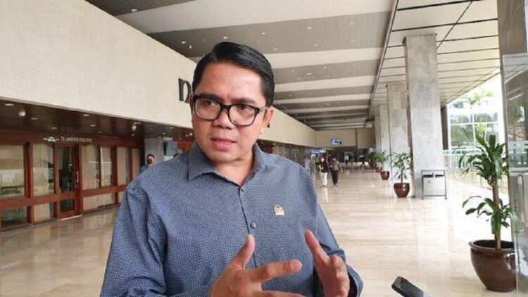 Suara PDIP di Jabar Terancam Pascakomentar Arteria, Pengamat: Seperti Polemik Mega dan Puan di Sumbar 1 Anggota DPR RI dari PDIP Arteria Dahlan memicu konflik usai ucapannya soal Sunda. (net)
